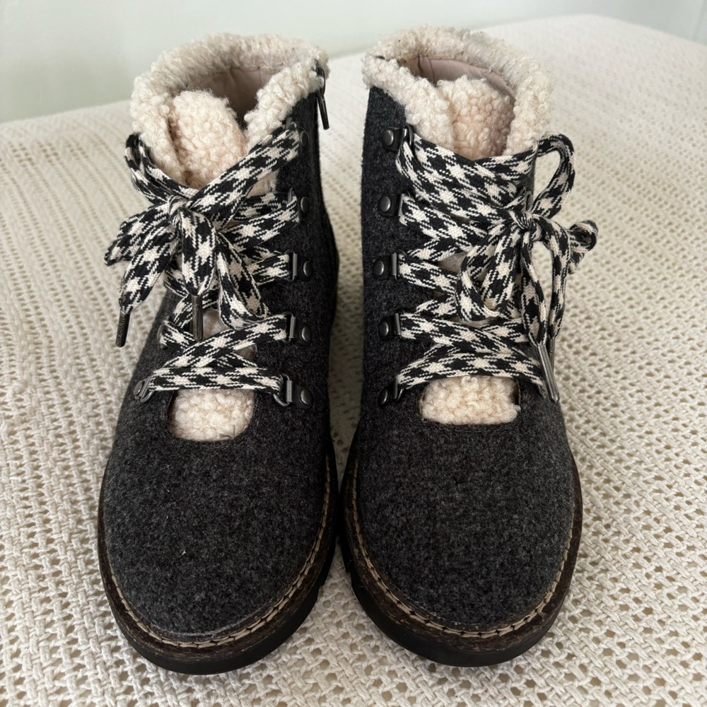 Madden NYC Cozy Ankle Boots Size 8 Women’s